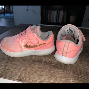 Toddler girls Nike